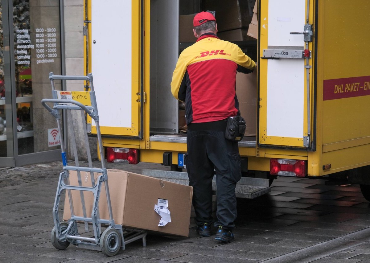 DHL.jpg