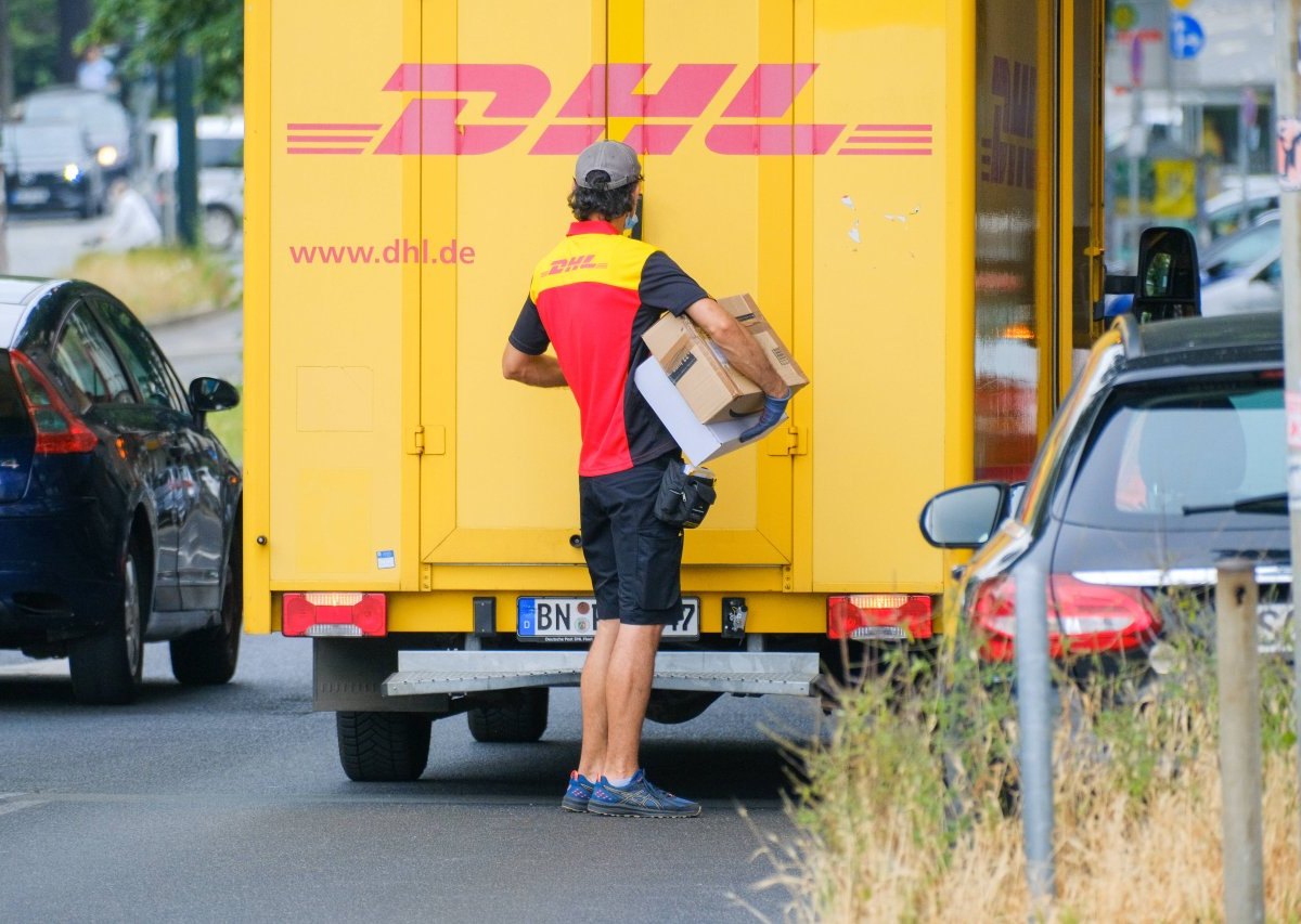 DHL