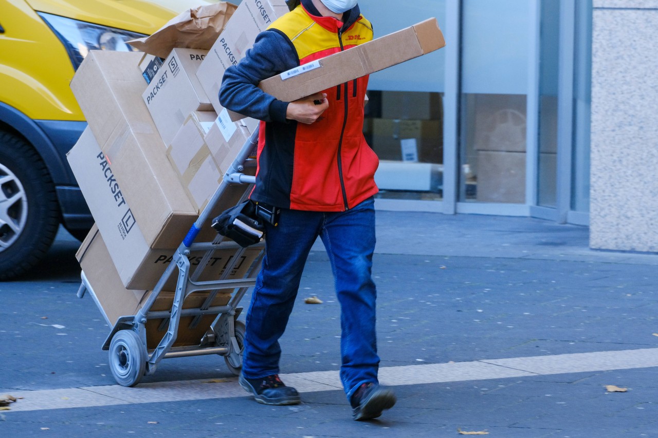 DHL: Warum bringen Paketboten die Lieferung nicht bis zur Haustür? (Symbolbild)