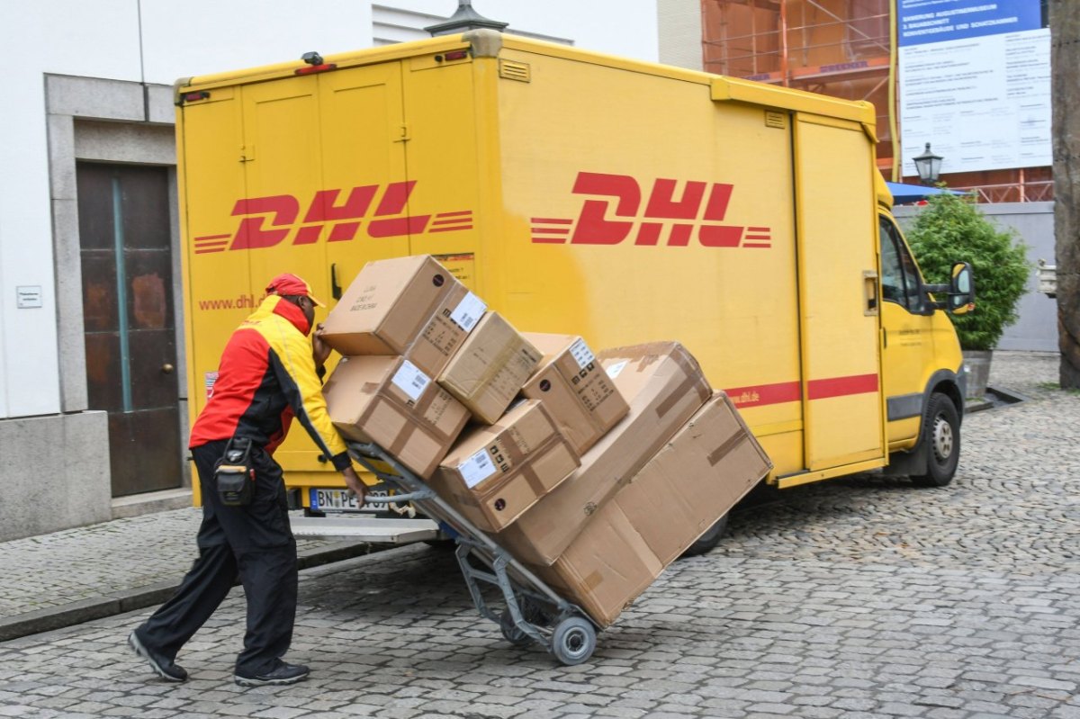 DHL.jpg