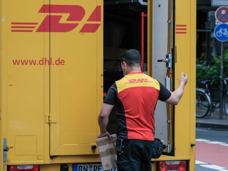 DHL