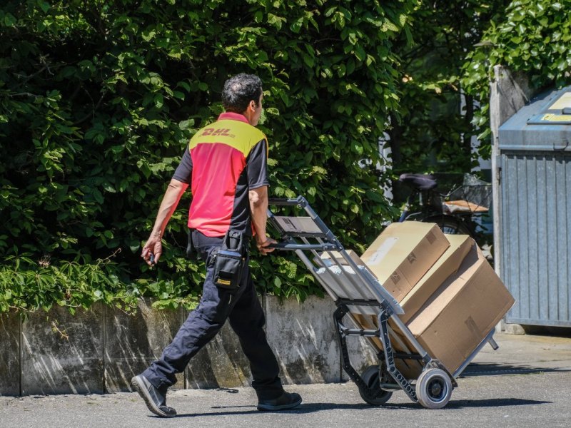 DHL: Kunde traurig über verschwundenes Paket – er kann nicht fassen, wie der Konzern reagiert
