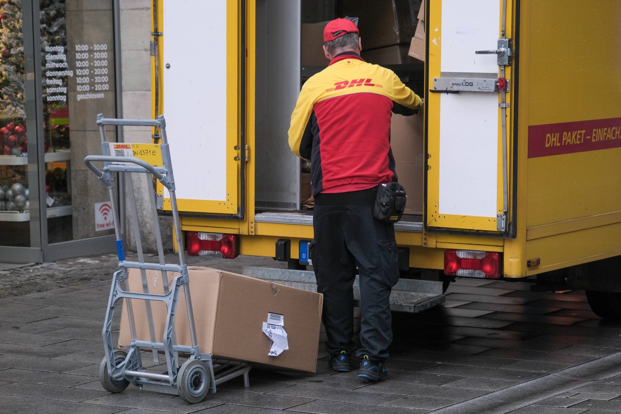 DHL: Einer Frau wurde ihre Sendung von einem dreisten Dieb geklaut. (Symbolbild)