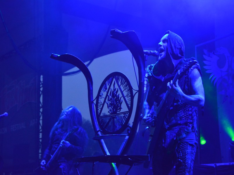 Die Band Behemoth bei ihrem Auftritt im Amphitheater Gelsenkirchen. Dort fand wieder das Rock Hard Festival statt.