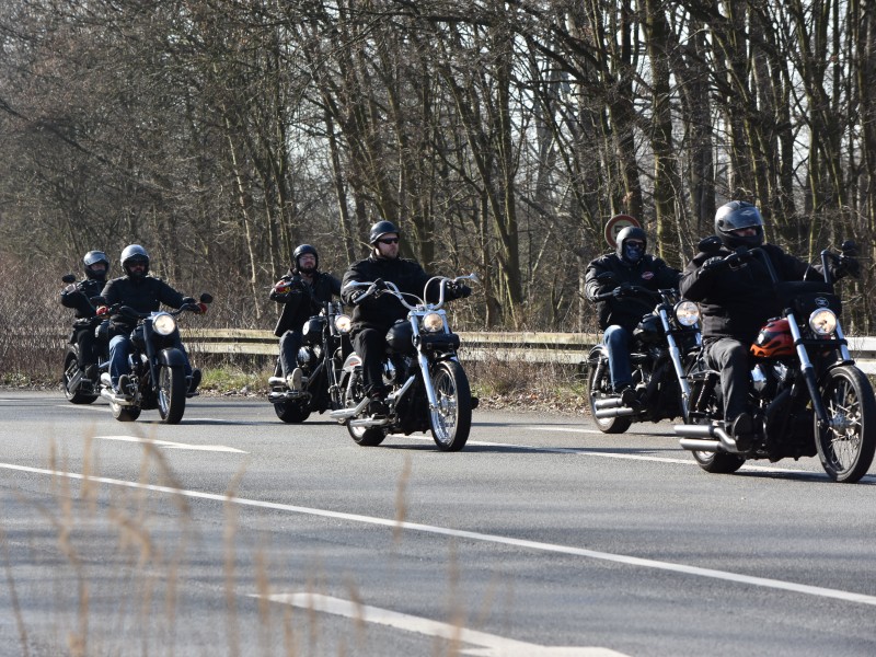 Immer mehr Rocker trafen am Vormittag in Herne ein.