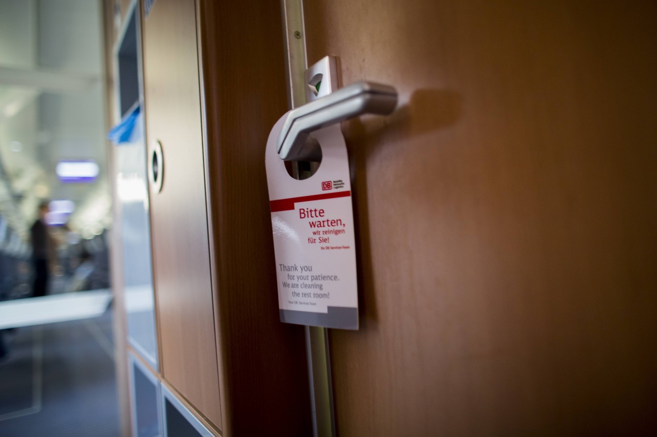 Deutsche Bahn: Ein Passagier sendete einen überraschenden Hilferuf aus der Zug-Toilette. (Symbolfoto)