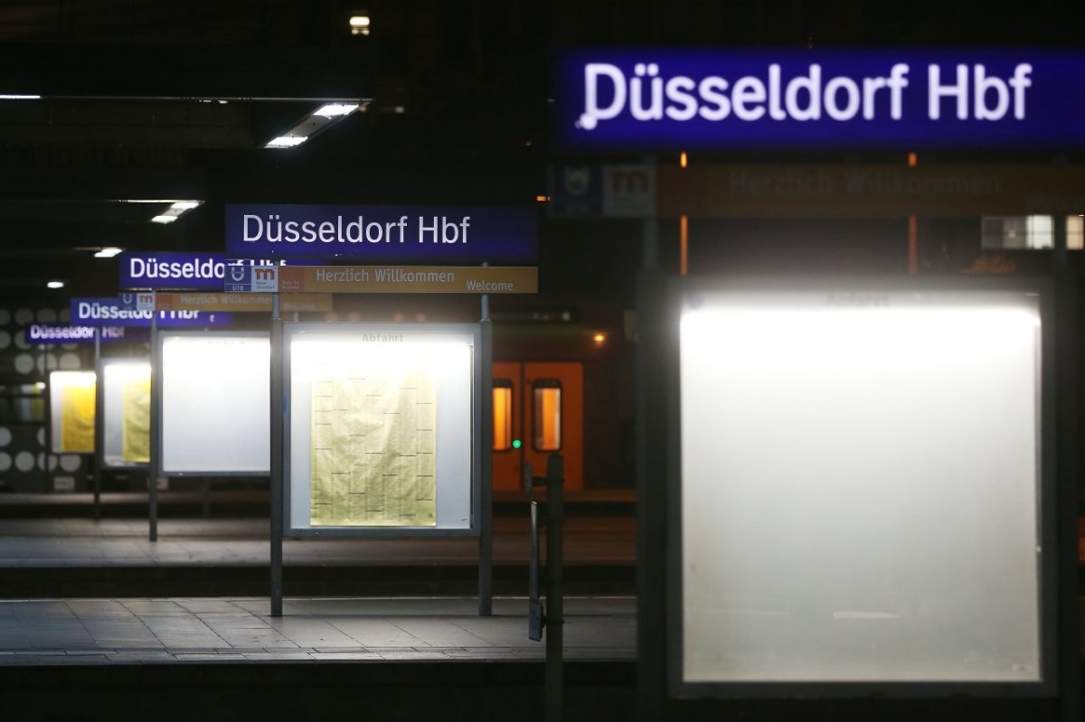 Düsseldorf_Hauptbahnhof.jpg