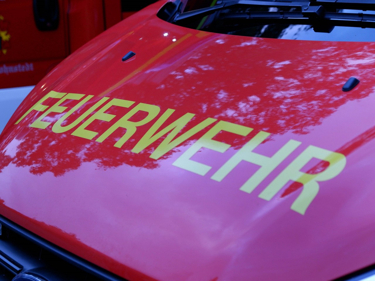 Die Feuerwehr Duisburg konnte nach einem Wohnungsbrand in Marxloh einen Bewohner nur tot bergen. (Symbolfoto)