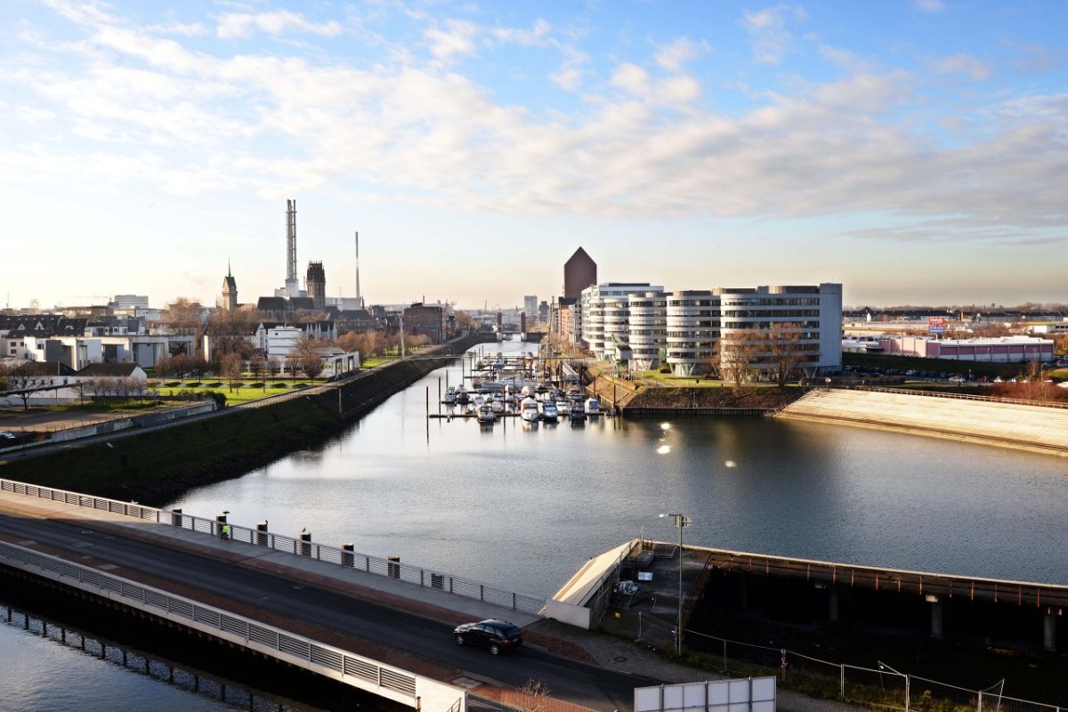 Duisburg Innenhafen.jpg