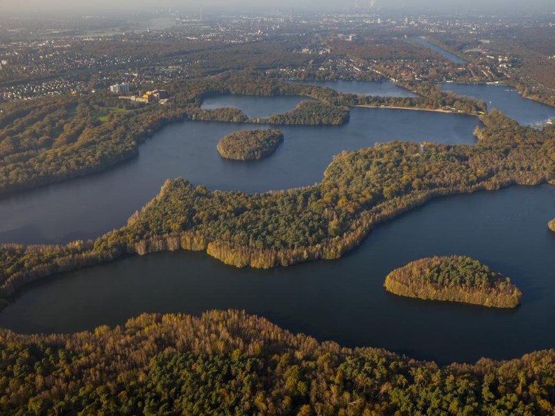 Duisburg-Sechsseenplatte.jpg