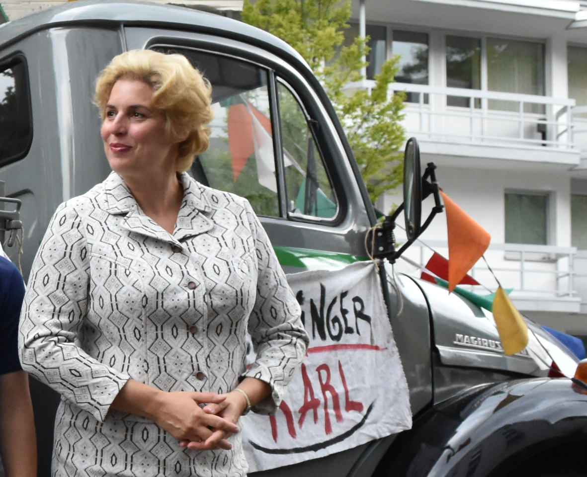 Elena Uhlig in ihrer Rolle als Tante Gertrud