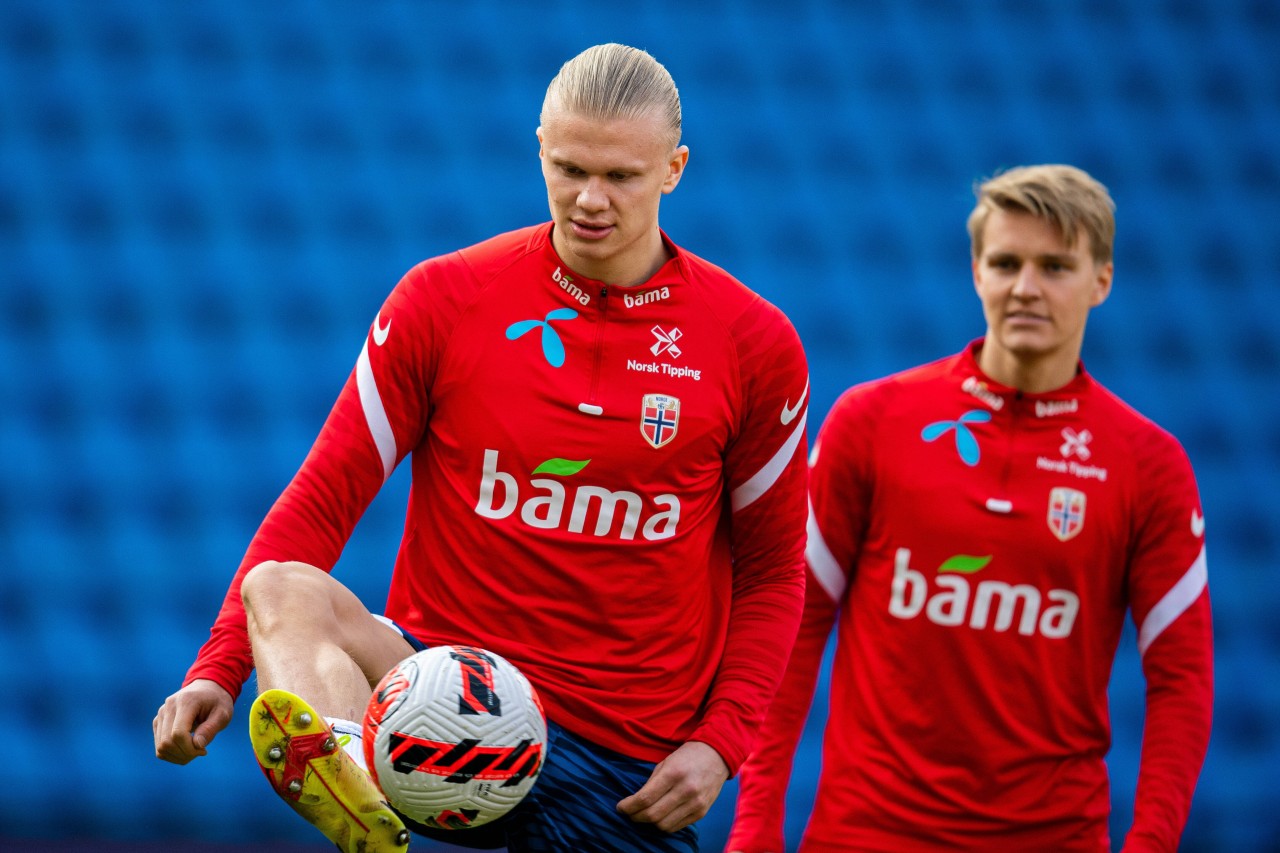 Erling Haaland (l.) und Martin Ödegaard (r.) sind gute Freunde