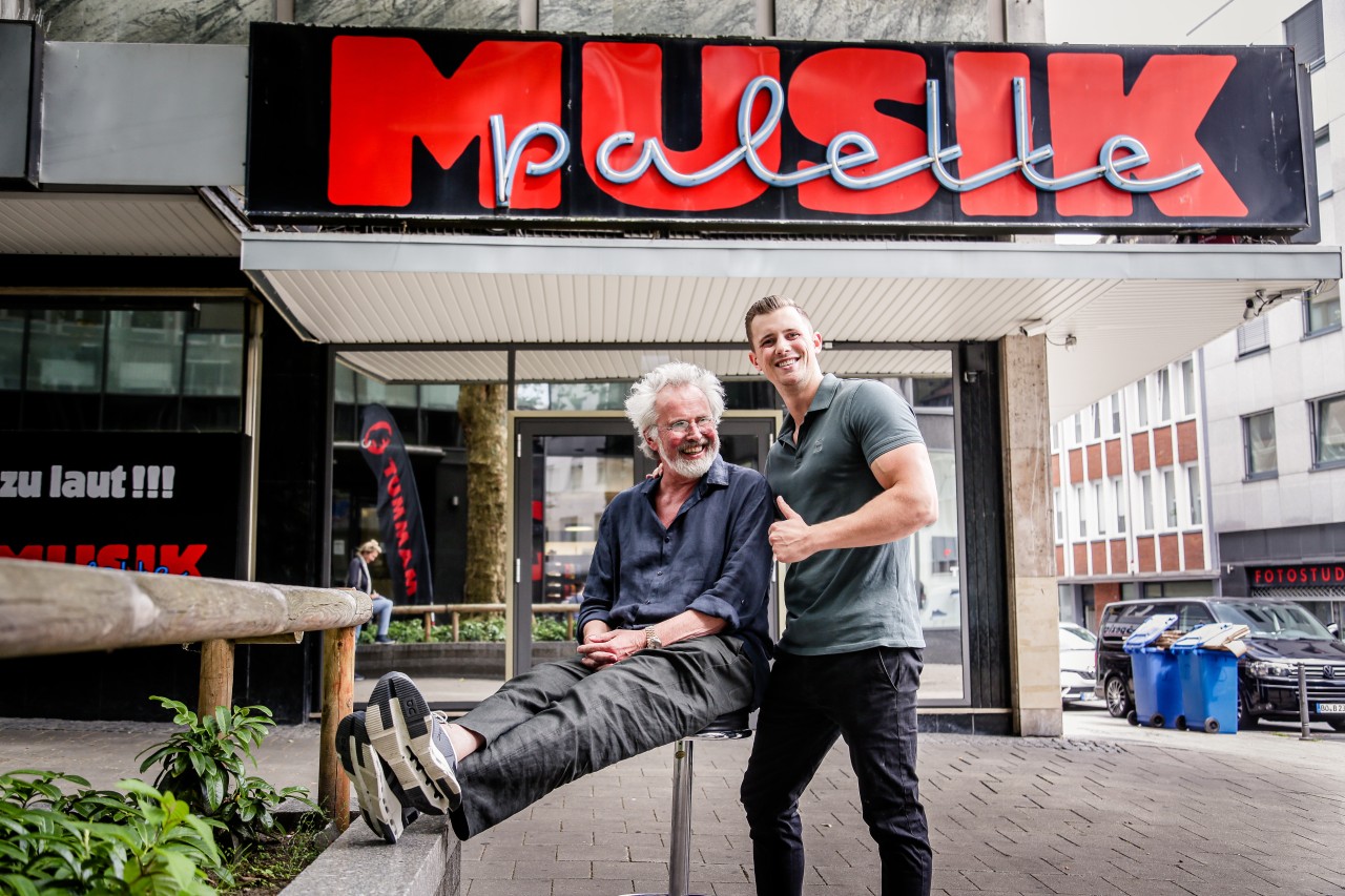 Ein Bild aus glücklichen Tagen im Juli dieses Jahres: Klaus (links) und Nikolai Koch.