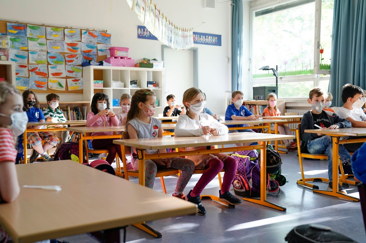 Essen: Eine Mutter regt sich über die Corona-Testregelungen an den Grundschulen auf, spricht vielen Eltern damit aus der Seele. (Symbolfoto)