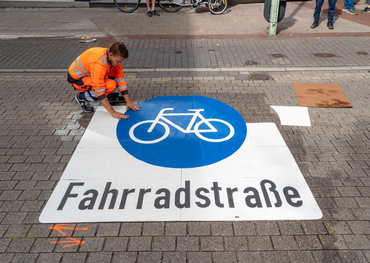 Essen: Ärger auf der Rü! Fehler von Radfahrer löst hitzige Diskussion aus., Essen: Ärger auf der Rü! Fehler von Radfahrer löst hitzige Diskussion aus (Symbolbild).