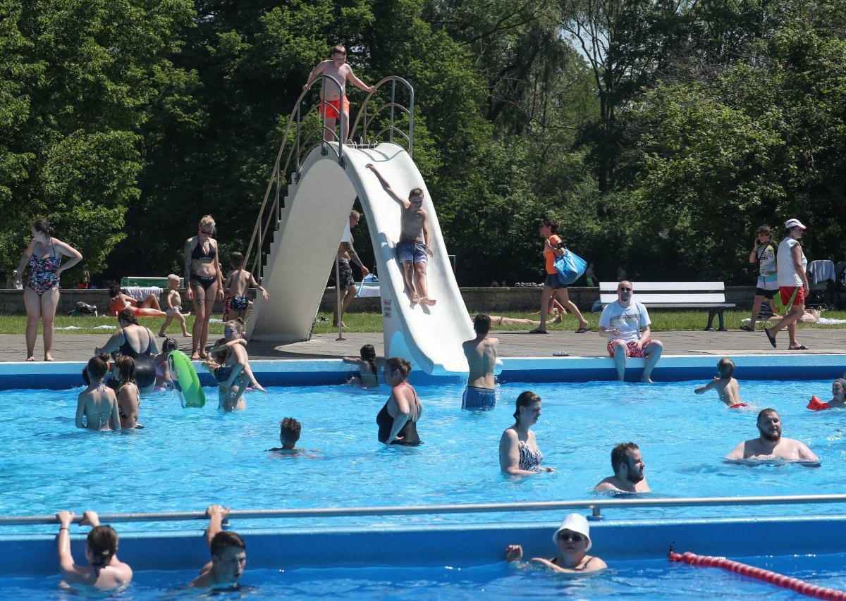 Essen, Bochum Dortmund Freibad.jpg