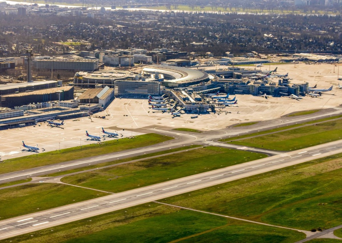 Flughafen Düsseldorf.jpg