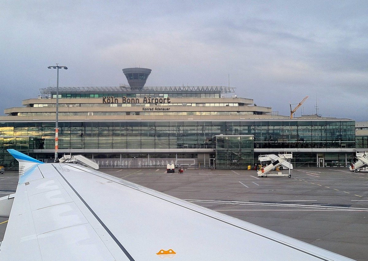 Flughafen Köln/Bonn.jpg