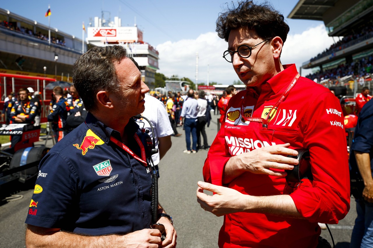 Formel 1: Christian Horner (l.) und Mattia Binotto stört die Sache gewaltig.