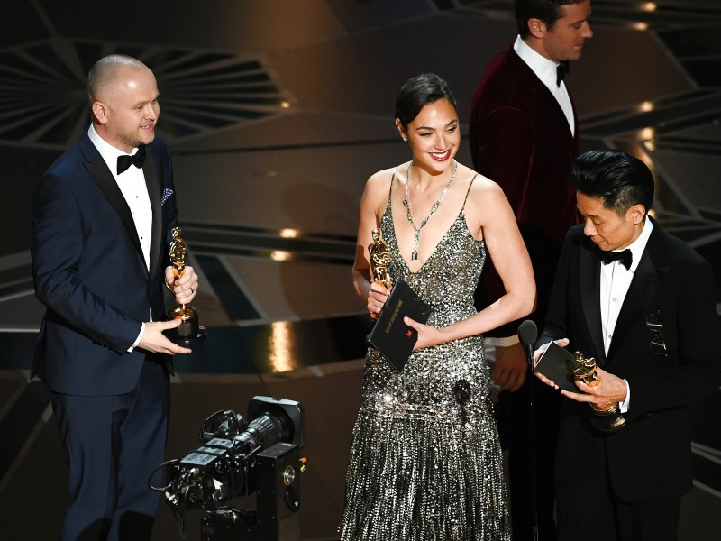 In der Kategorie Bestes Make-up und Haarstyling freuten sich die Stylisten David Malinowski (l.) und Kazuhiro Tsuji (r.) aus dem Team von „Darkest Hour“.