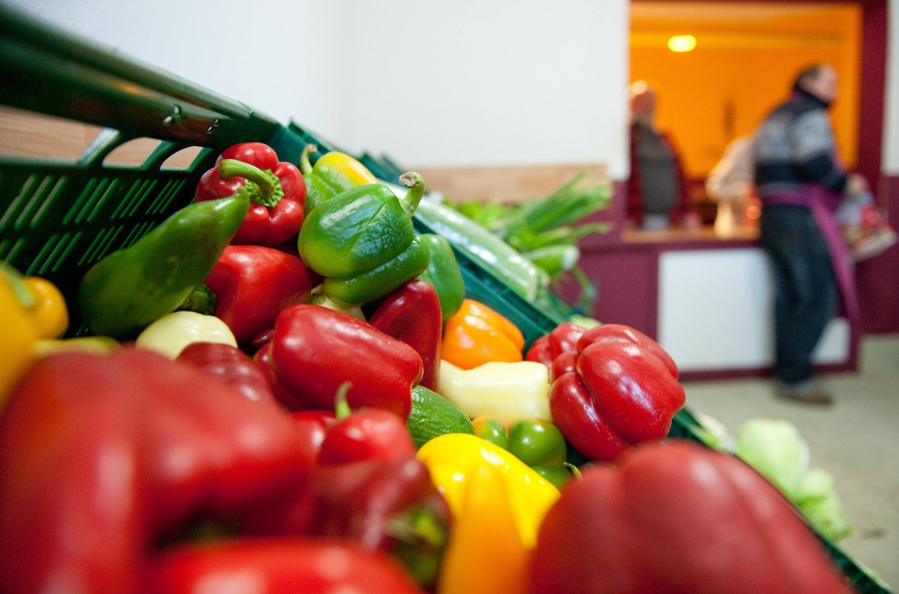 Hartz 4-Empfänger sind besonders von gestiegenen Lebensmittel-Preisen betroffen – einigen bleibt für frische und gesunde Produkte nur der Weg zur Tafel. (Symbolfoto)