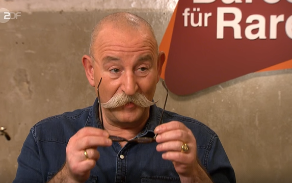 Bares für Rares-Moderator Horst Lichter ist erstaunt.