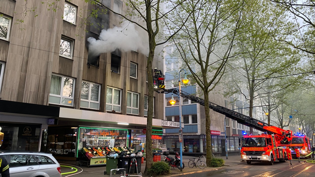 In der Mülheimer City hat es am Montagabend gebrannt.