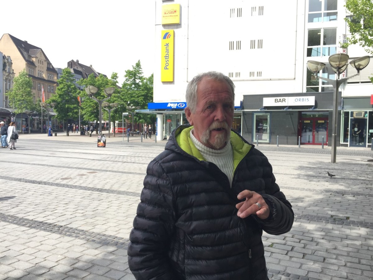 Peter (67) ist obdachlos.