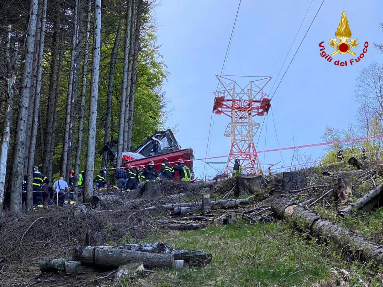 Die Seilbahn stürzte in Italien plötzlich in die Tiefe. 