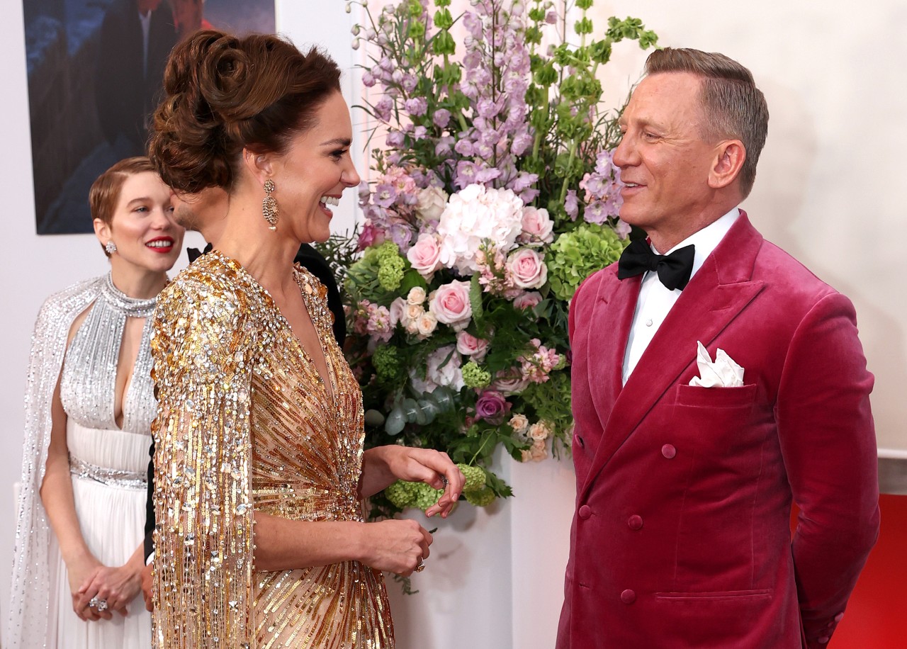 Kate Middleton mit Bond-Darsteller Daniel Craig bei ihrer Ankunft zur Weltpremiere des neuen James Bond Films.