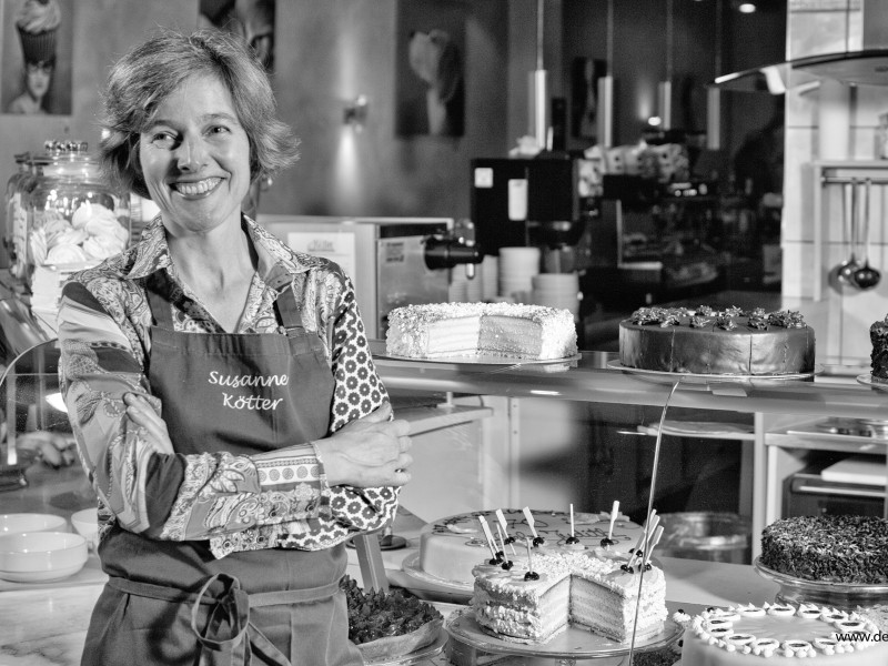 Hier heißt es süß, nicht herb. Susanne Kötter hat das gleichnamige Café von ihren Eltern übernommen. 