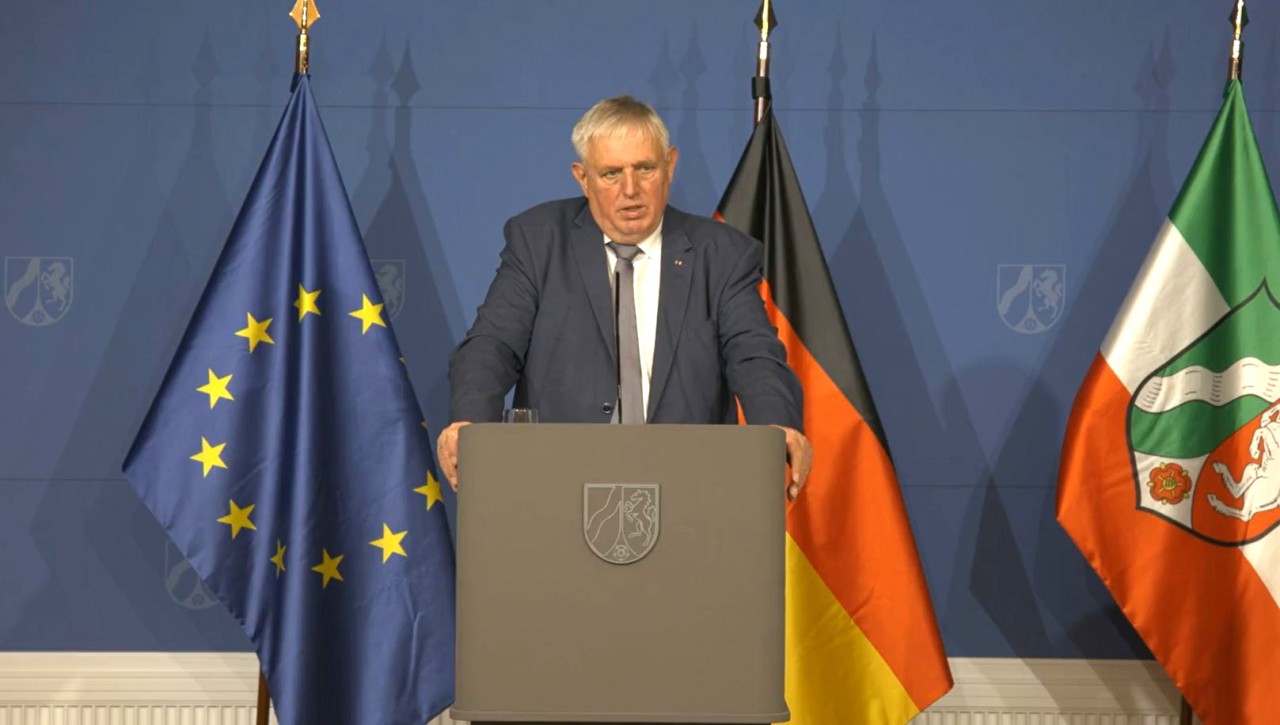 Karl-Josef Laumann auf der Pressekonferenz am Dienstag. 