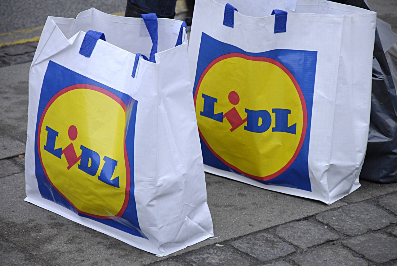 Lidl: Eine Kundin kauft für 600 Euro im Online-Shop des Discounters ein - doch dann folgt eine böse Überraschung! (Symbolbild)