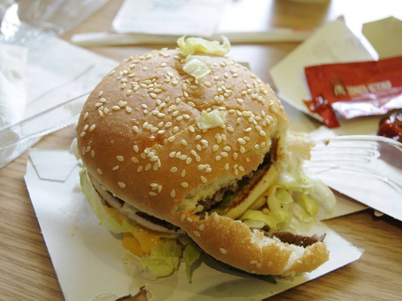 McDonald's Burger essen.jpg