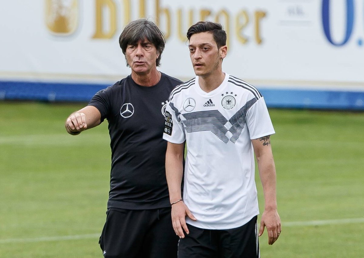 Mesut Özil Joachim Löw