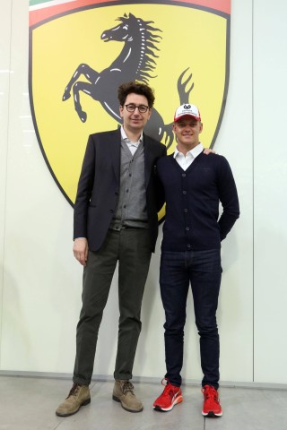 Die Worte des Ferrari-Chefs Mattia Binotto (l.) dürften Haas-Pilot Mick Schumacher (r.) gefallen haben.