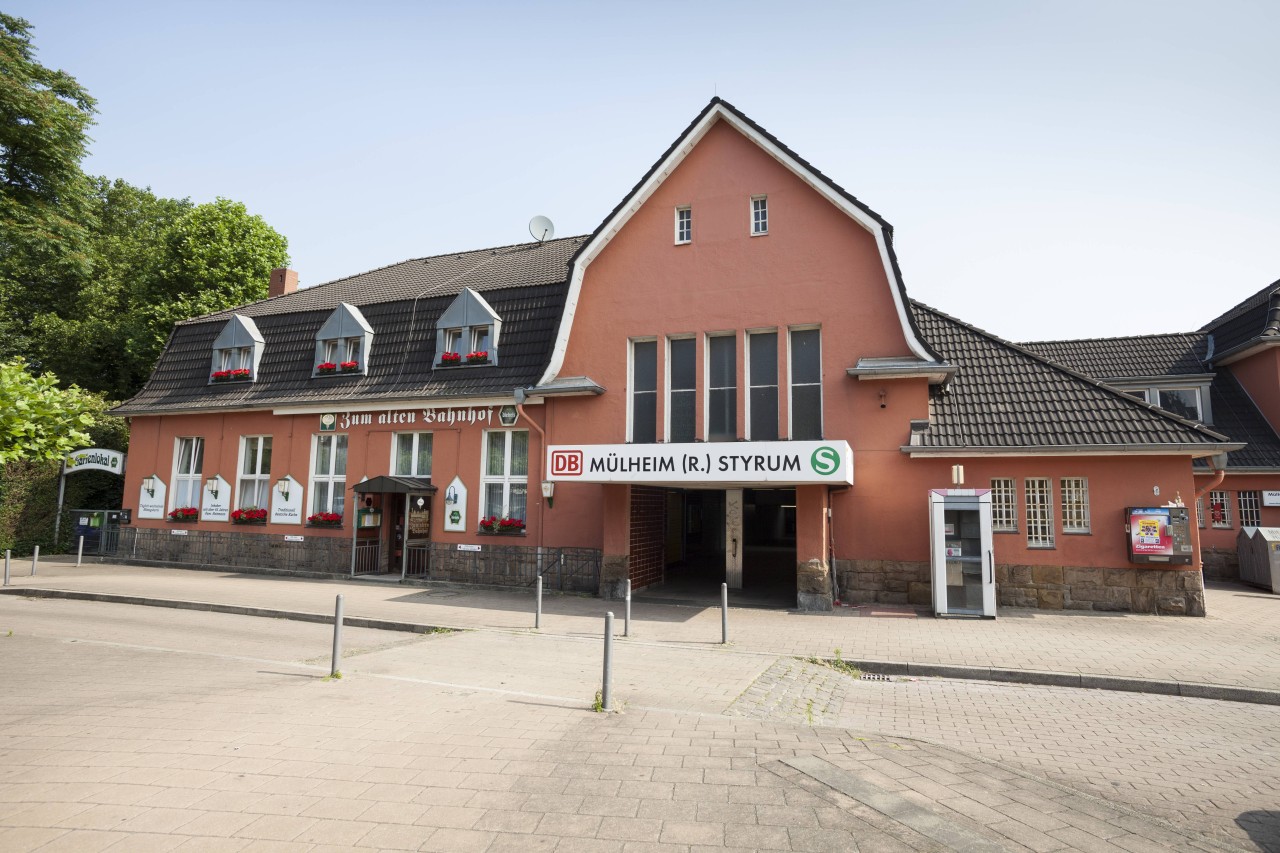 Mülheim: Am Bahnof Styrum machte eine Frau eine ekelhafte Entdeckung. (Symbolfoto)