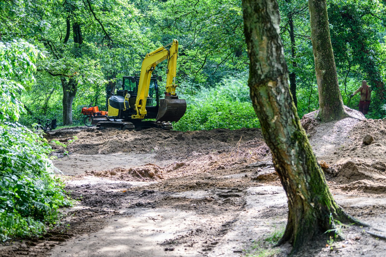 Mülheim: Am Montag rückten die Bagger zur „Sieben-Hügel-Bahn“ an.