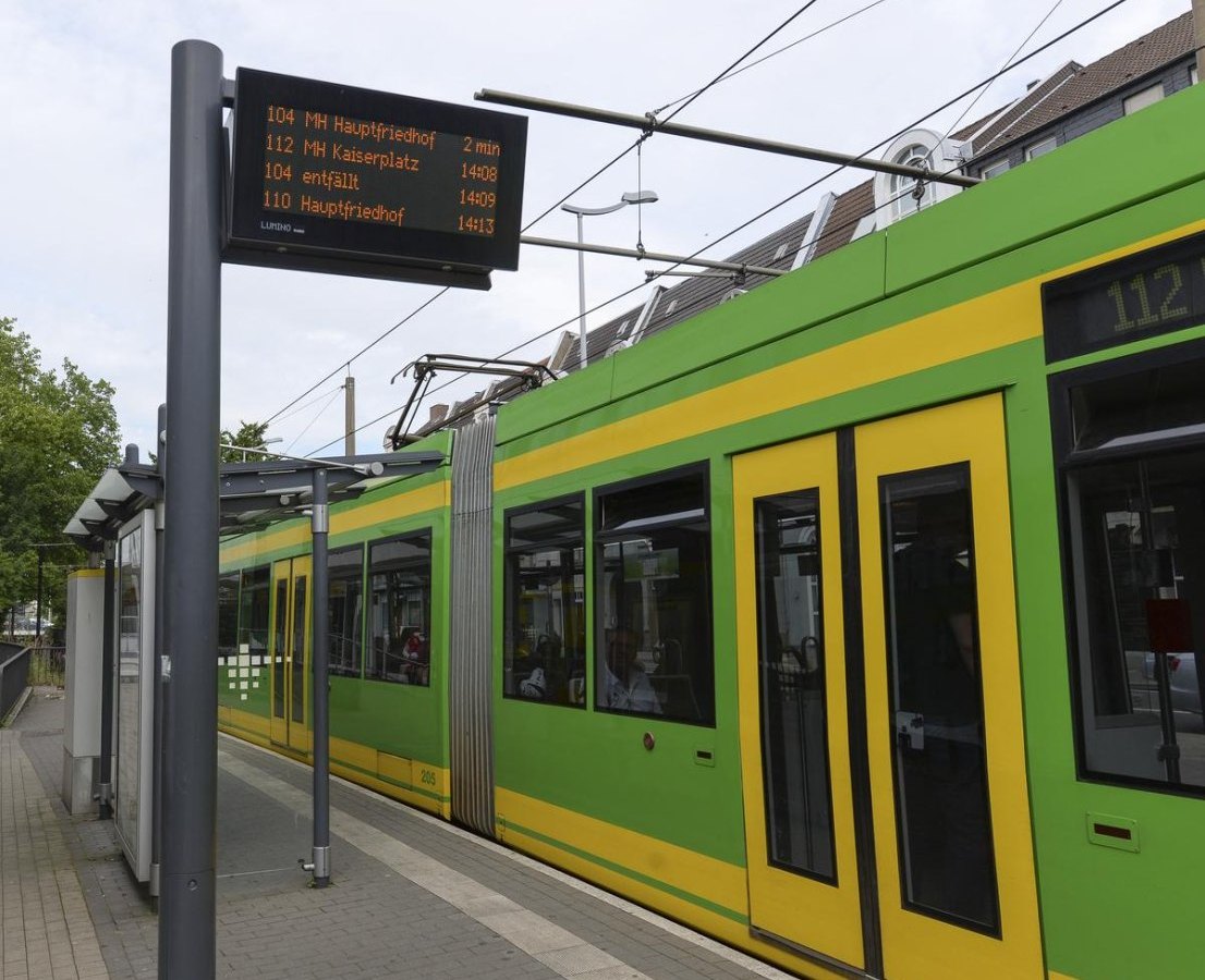 Mülheim-Straßenbahn.jpg