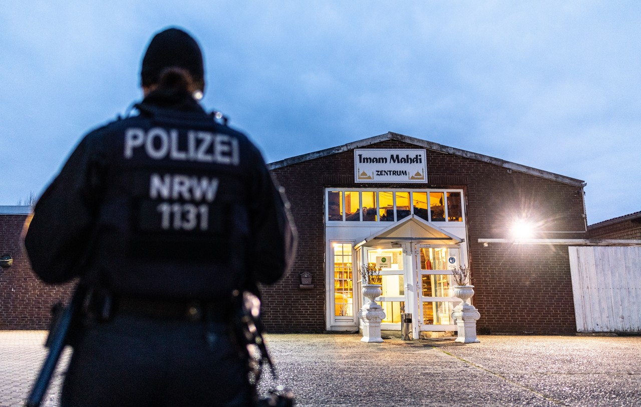 NRW: Razzia im Imam Mahdi-Zentrum in Münster.