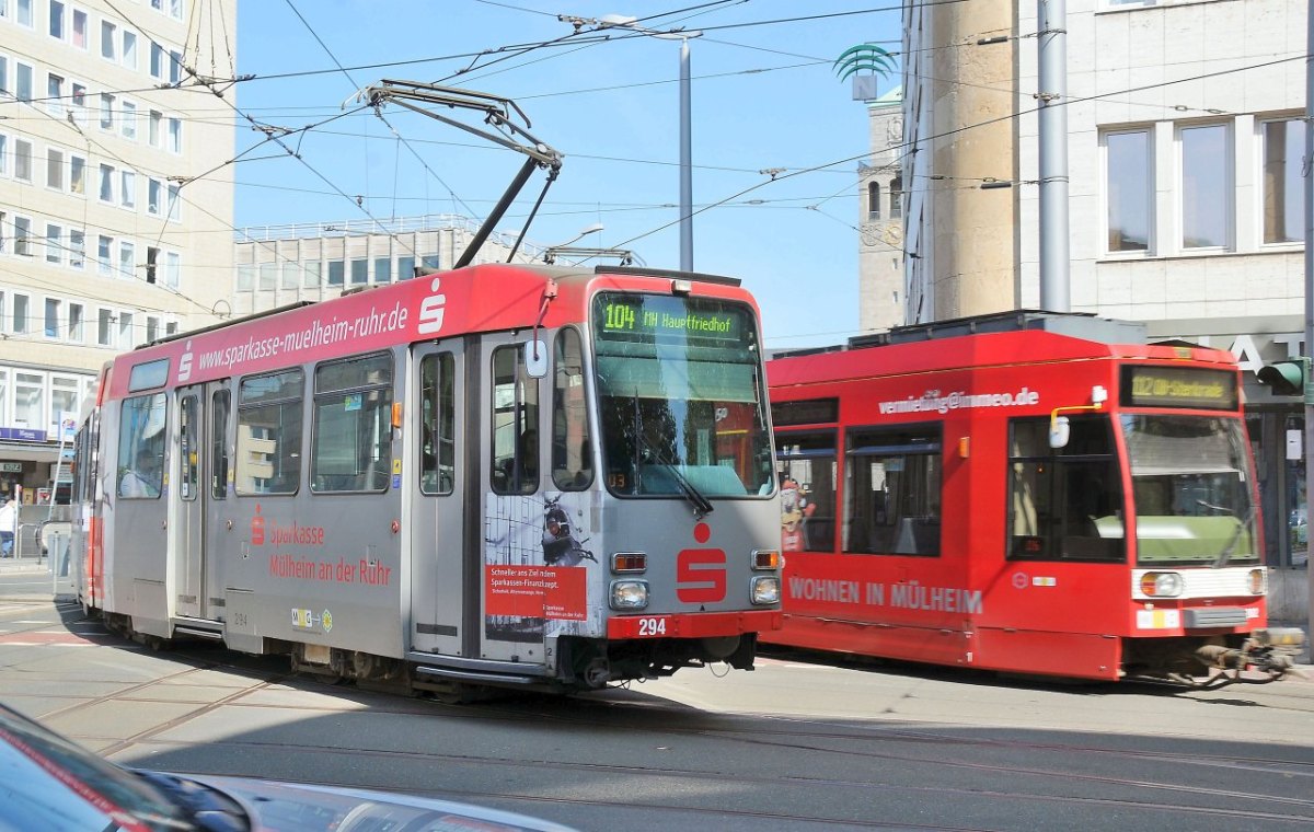 Nahverkehr Straßenbahn Mülheim.jpg