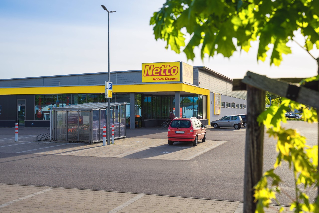 Eine Sache, die viele Kunden bei Netto machen, ist eigentlich verboten. (Symbolbild)