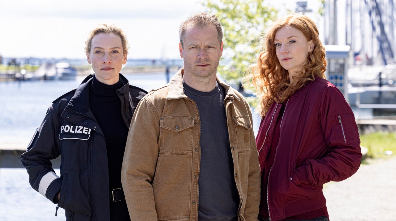 Jana Klinge (Hannah Wagner), Hinnerk Schönemann (Hauke Jacobs), Marleen Lohse (Jule Christiansen) sind das Ermittlerteam bei „Nord bei Nordwest“ (v.l.n.r.). 