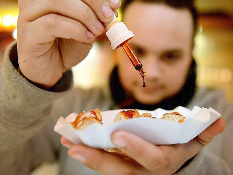 Currywurst-Test auf dem Hagener Weihnachtsmarkt.