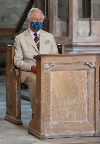 Prinz Charles in der St. Davids Cathedral in Wales.