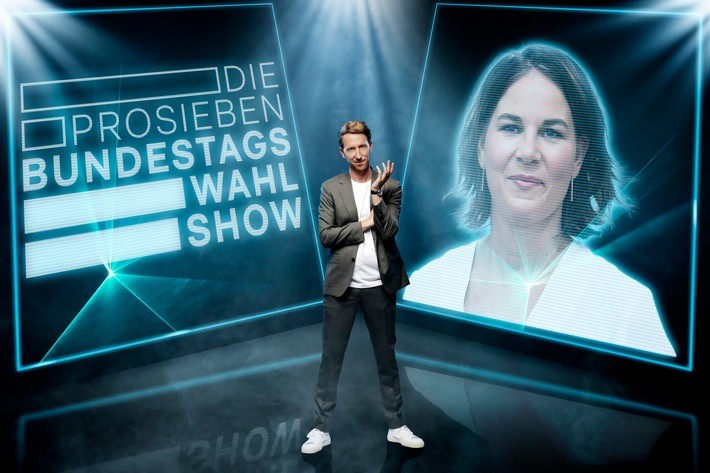 Louis Klamroth befragt Annalena Baerbock zur Primetime am 1. September auf ProSieben. 