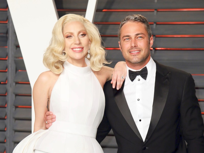 Auch ihre Liebe wollte nicht standhalten: Sängerin Lady Gaga und Schauspieler Taylor Kinney lösten 2016 ihre Verlobung auf.