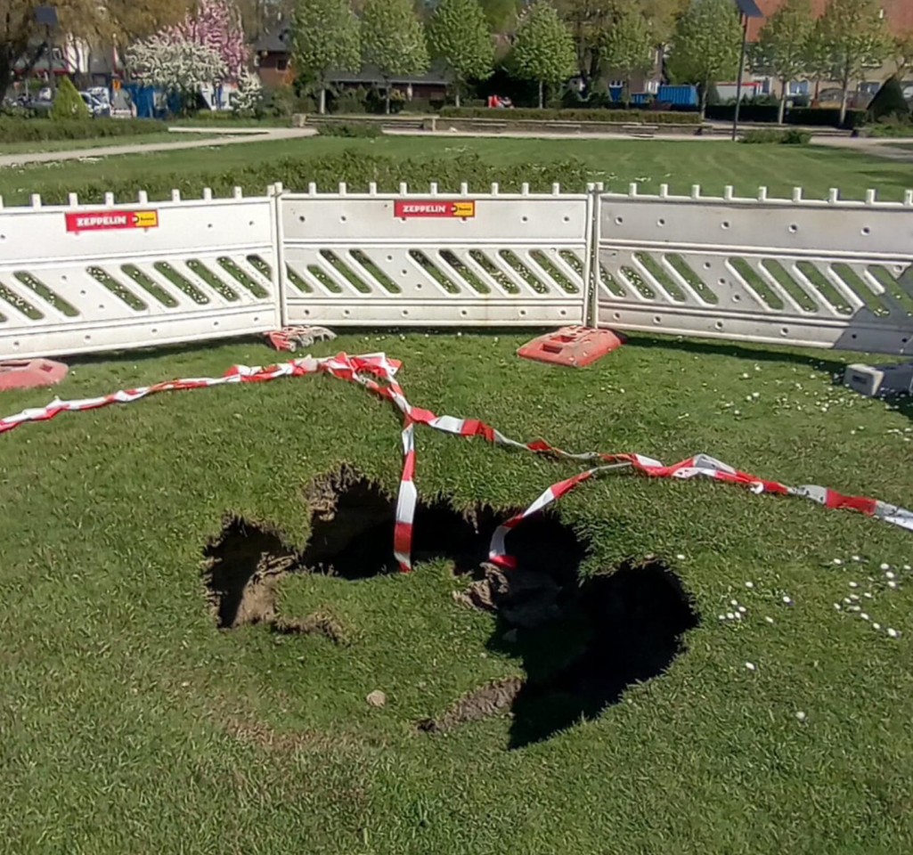 Ruhrgebiet: Dieses Loch klafft im Stadtgarten von Castrop-Rauxel.