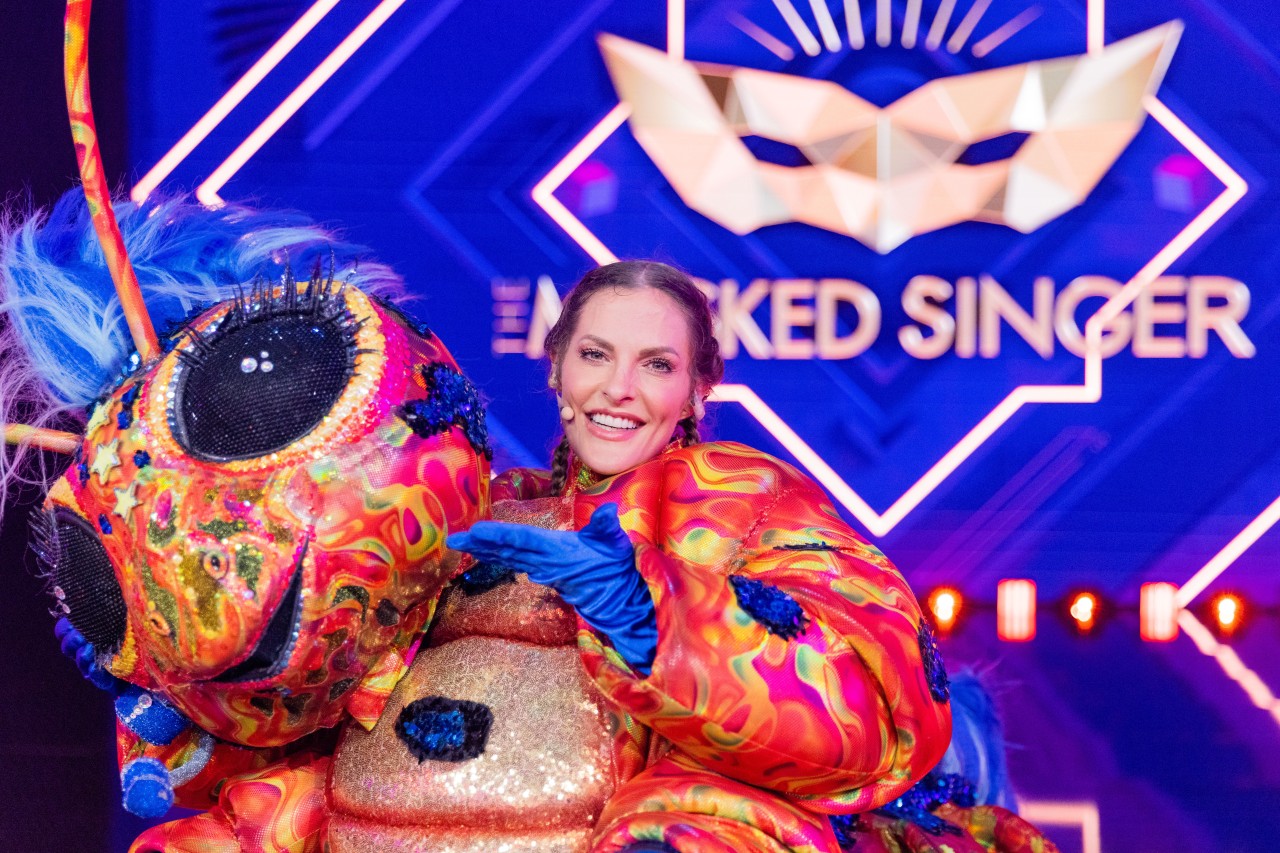 Sandy Mölling wurde bei „The Masked Singer“ als „Die Raupe“ enttarnt.