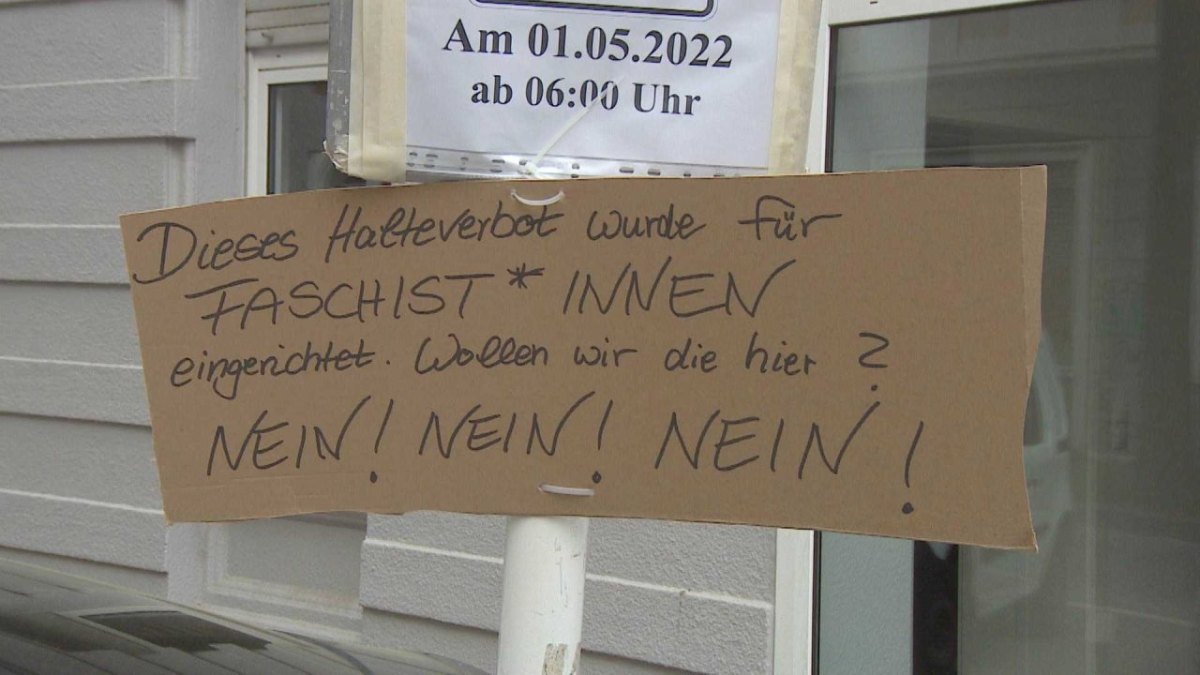 Schild gegen Nazi-Demo